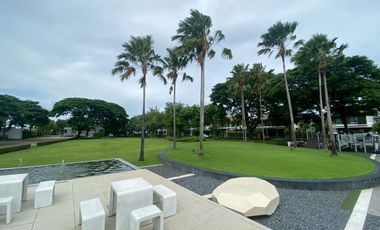 House for Sale: Mantana Kalapapruk – Wongwaen Beautiful single detached house with a prime position, facing the project wall for maximum privacy. Exce