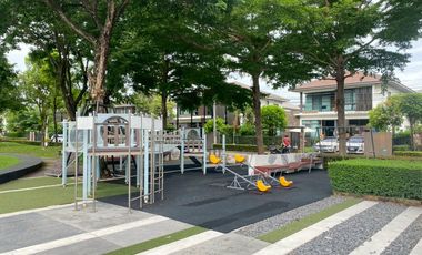 House for Sale: Mantana Kalapapruk – Wongwaen Beautiful single detached house with a prime position, facing the project wall for maximum privacy. Exce