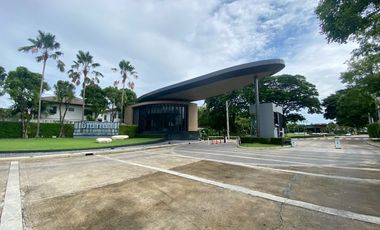 House for Sale: Mantana Kalapapruk – Wongwaen Beautiful single detached house with a prime position, facing the project wall for maximum privacy. Exce
