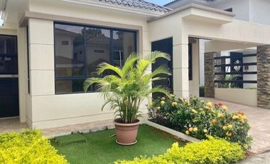 HERMOSA CASA DE 1 PLANTA
