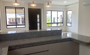 HERMOSA CASA DE 1 PLANTA