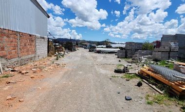 EN VENTA TERRENO COMERCIAL IDEAL PARA INVERSIÓN - RICAURTE CUENCA