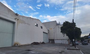 UBICADISIMO LOCAL COMERCIAL DOBLE ALTURA SOBRE CIRCUITO JUAN PABLO II