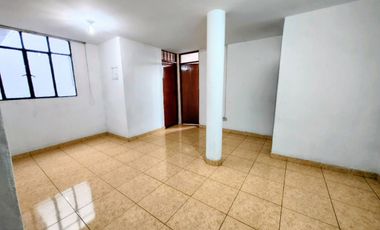 Alquilo Departamento Segundo Piso Vista Interno En Comas Cerca A La Estación Del Metropolitano