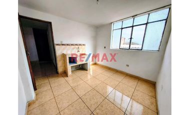 Alquilo Departamento Segundo Piso Vista Interno En Comas Cerca A La Estación Del Metropolitano