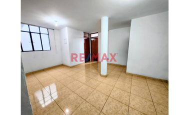 Alquilo Departamento Segundo Piso Vista Interno En Comas Cerca A La Estación Del Metropolitano