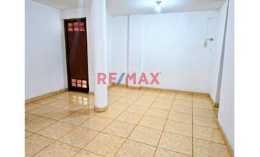 Alquilo Departamento Segundo Piso Vista Interno En Comas Cerca A La Estación Del Metropolitano