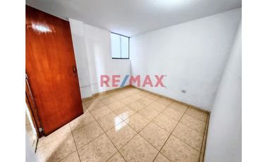 Alquilo Departamento Segundo Piso Vista Interno En Comas Cerca A La Estación Del Metropolitano