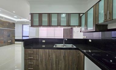 Alquiler de Departamento de 3 dormitorios en Planta baja, con garaje en condominio con piscina y cerramiento - Kennedy Norte, a 2 minutos del WTC