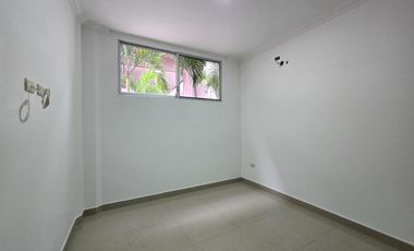 Alquiler de Departamento de 3 dormitorios en Planta baja, con garaje en condominio con piscina y cerramiento - Kennedy Norte, a 2 minutos del WTC