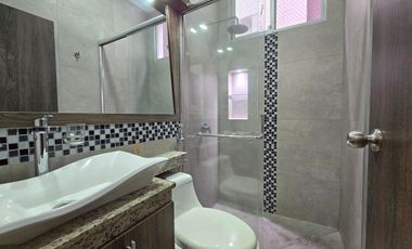 Alquiler de Departamento de 3 dormitorios en Planta baja, con garaje en condominio con piscina y cerramiento - Kennedy Norte, a 2 minutos del WTC