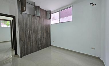 Alquiler de Departamento de 3 dormitorios en Planta baja, con garaje en condominio con piscina y cerramiento - Kennedy Norte, a 2 minutos del WTC