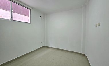 Alquiler de Departamento de 3 dormitorios en Planta baja, con garaje en condominio con piscina y cerramiento - Kennedy Norte, a 2 minutos del WTC