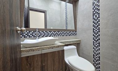 Alquiler de Departamento de 3 dormitorios en Planta baja, con garaje en condominio con piscina y cerramiento - Kennedy Norte, a 2 minutos del WTC