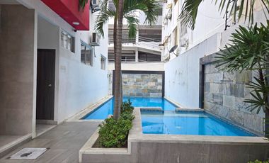 Alquiler de Departamento de 3 dormitorios en Planta baja, con garaje en condominio con piscina y cerramiento - Kennedy Norte, a 2 minutos del WTC