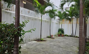 Alquiler de Departamento de 3 dormitorios en Planta baja, con garaje en condominio con piscina y cerramiento - Kennedy Norte, a 2 minutos del WTC