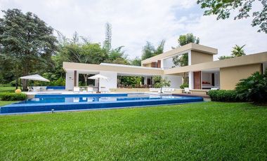 TE BRINDO HERMOSA FINCA LA ESPIGA EN ALQUILER EN PIEDECUESTA LLAMANOS AL3245551430 COMPARTE UNA MAGICA EXPERIENCIA RODEADO DE NATURALEZA Y AIRE PURO