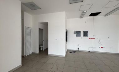 LOCAL COMERCIAL DENTRO DE PLAZA COMERCIAL AL NORTE SOBRE AVE TECNOLOGICO