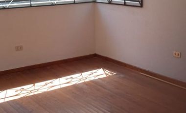 Venta de Casa Rentera en Obrero Independiente, Loma de Puengasí