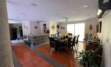 Casa sola en Ampliación Bugambilias Jiutepec