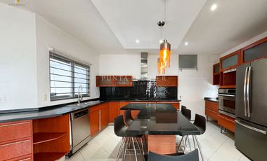 Casa en Renta de Lujo en Col. Colomos Providencia, Guadalajara
