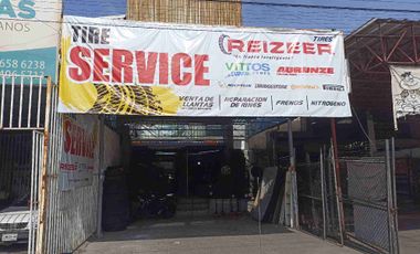 Local comercial sobre Av. Mariano Otero.