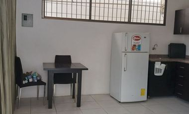 CASA RENTERA EN URDESA CENTRAL DE 3 SUITES INDEPENDIENTES.