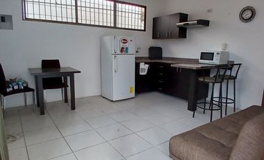 CASA RENTERA EN URDESA CENTRAL DE 3 SUITES INDEPENDIENTES.