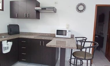 CASA RENTERA EN URDESA CENTRAL DE 3 SUITES INDEPENDIENTES.