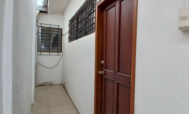 CASA RENTERA EN URDESA CENTRAL DE 3 SUITES INDEPENDIENTES.