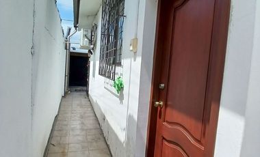 CASA RENTERA EN URDESA CENTRAL DE 3 SUITES INDEPENDIENTES.