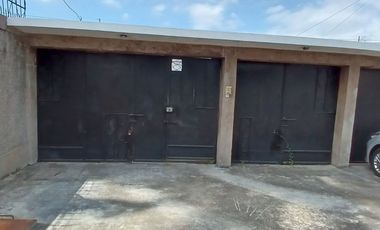 CASA RENTERA EN URDESA CENTRAL DE 3 SUITES INDEPENDIENTES.