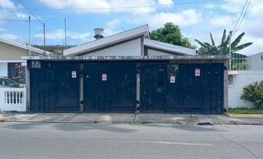 CASA RENTERA EN URDESA CENTRAL DE 3 SUITES INDEPENDIENTES.