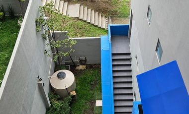 HERMOSO DEPARTAMENTO DE 2 PISOS EN TOWNHOUSES