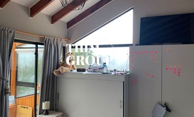 SE ARRIENDA CASA EN AMPLIO Y VERDE TERRENO EN LOS ALMENDROS