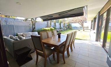 BROKER LOS DOMINICOS 4D-4B-SE-PATIO- PISCINA - QUINCHO- SERVICIO