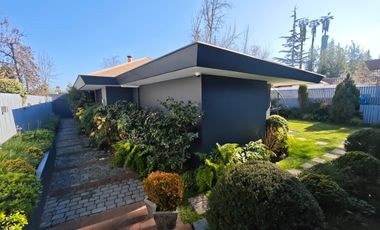 BROKER LOS DOMINICOS 4D-4B-SE-PATIO- PISCINA - QUINCHO- SERVICIO