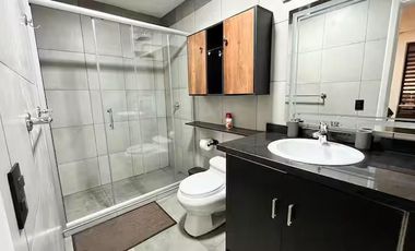 Rento suite con patio amoblado en Republica de el Salvador