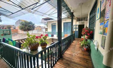 Vendo Casa - Hostal  Amoblado es Patrimonial 38 habitaciones