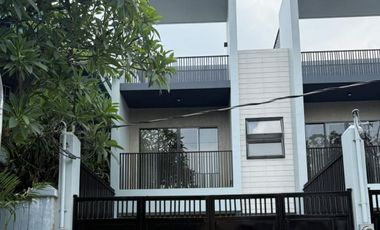 For Sale: 5-Bedroom 5BR Townhouse in Manila City