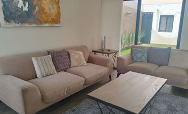 Hogar Moderno con Espacios Funcionales: Vive con Confort y Estilo
