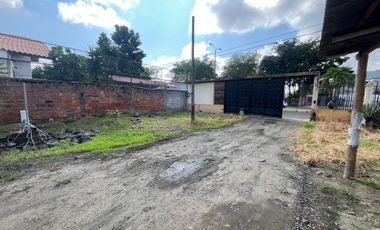 TERRENO COMERCIAL EN ALQUILER A 3 CUADRAS DE LA UNIVERSIDAD SAN GREGORIO DE PORTOVIEJO