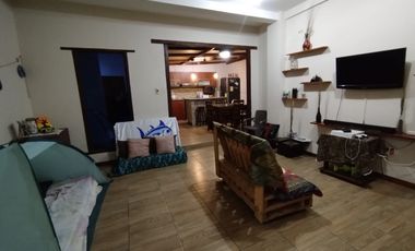 En venta casa de 3 dormitorios en urb.Playa Coral en Playas, Villamil.(GC)
