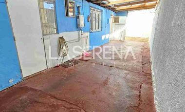 oportunidad de inversión venta de casa amplia . 4 vehículos .