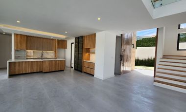 En Venta Casa de lujo en Challuabamba Cuenca – Urbanización privada