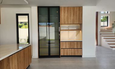 En Venta Casa de lujo en Challuabamba Cuenca – Urbanización privada