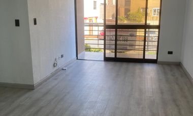 Venta De Amplio Departamento En Condominio