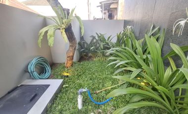 RUMAH 2 LANTAI, SIAP HUNI, DENGAN PRIVATE POOL 10 MENIT KE KAMPUS UGM JOGJA