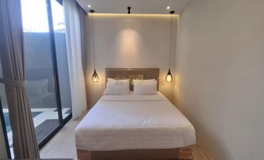 RUMAH 2 LANTAI, SIAP HUNI, DENGAN PRIVATE POOL 10 MENIT KE KAMPUS UGM JOGJA