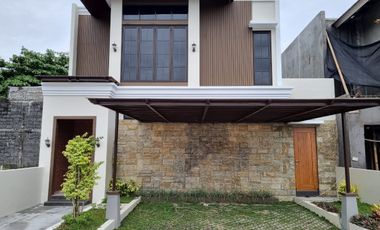 DIJUAL RUMAH MEWAH PALING MURAH DI JOMBOR SLEMAN